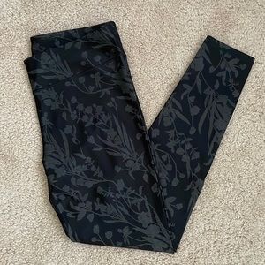 Fabletics L Black Floral Leggings